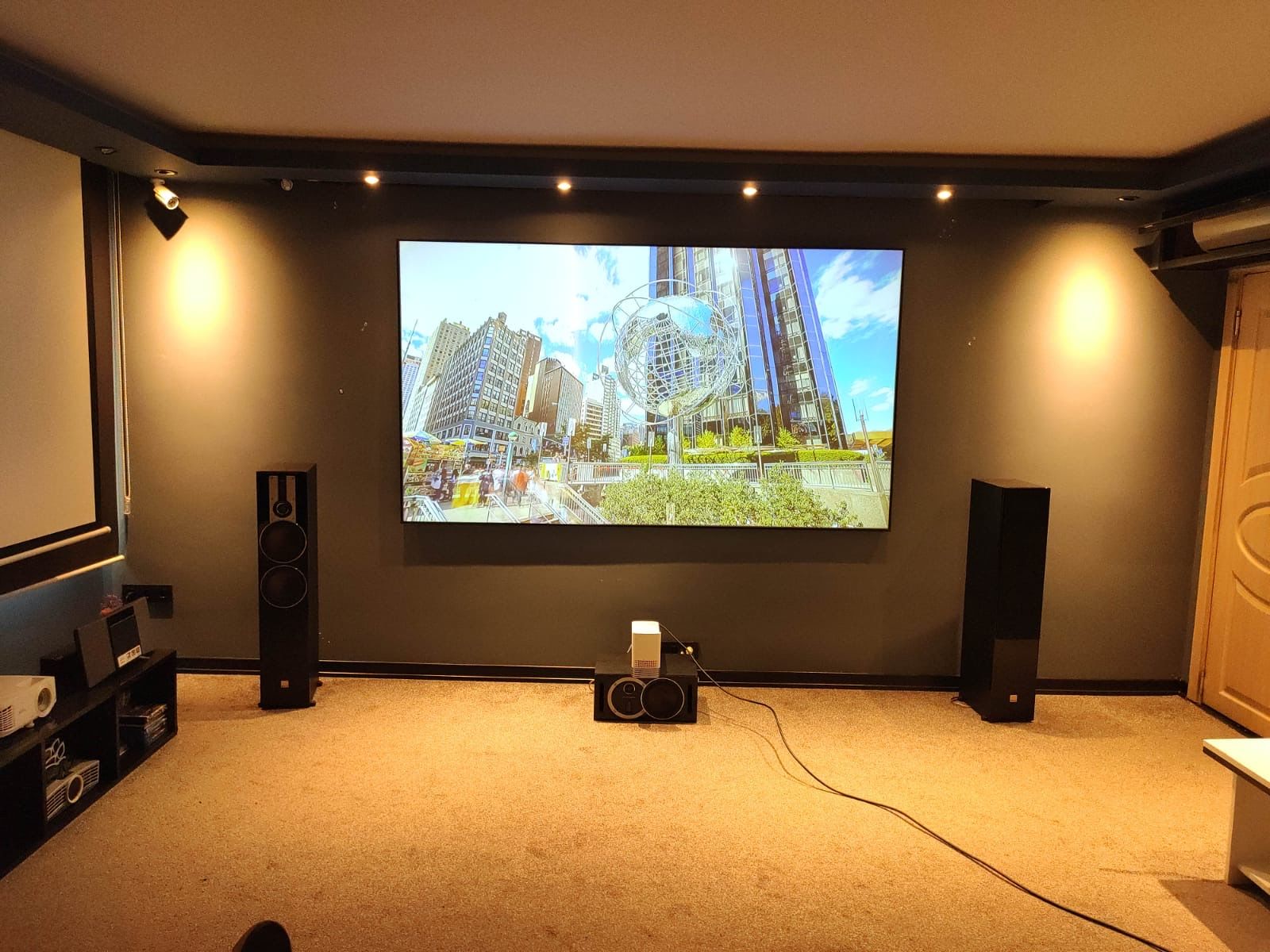 LG HF85LS ve Gamma Screens ALR UST 